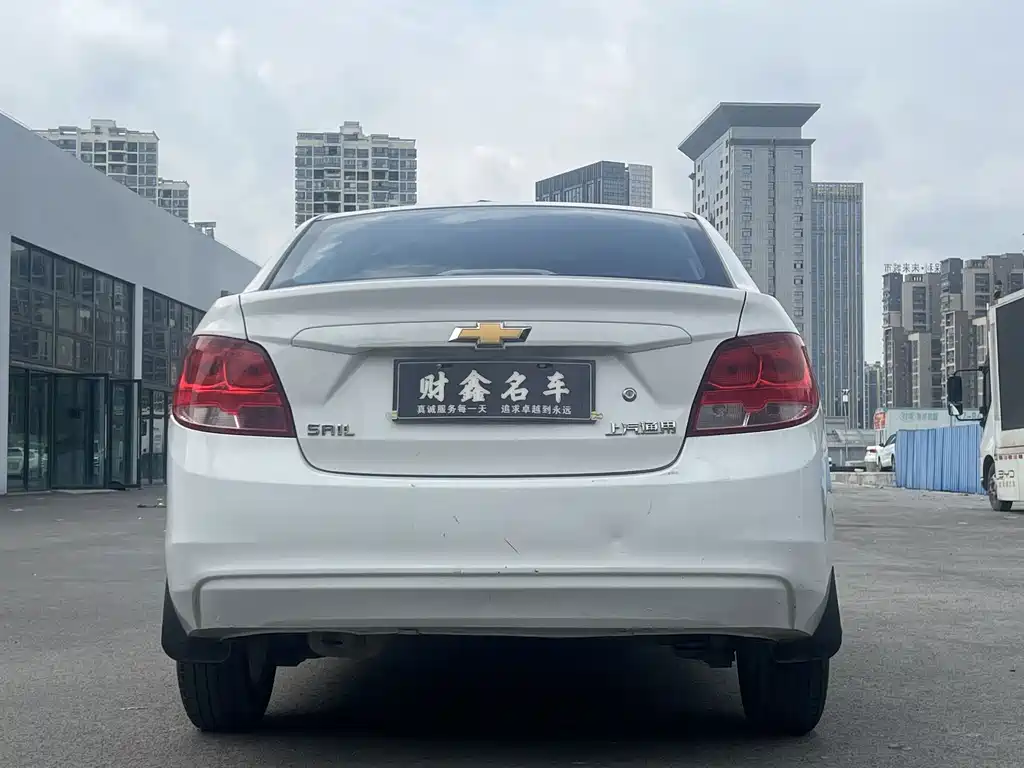 Chevrolet Sail — миниатюра 10