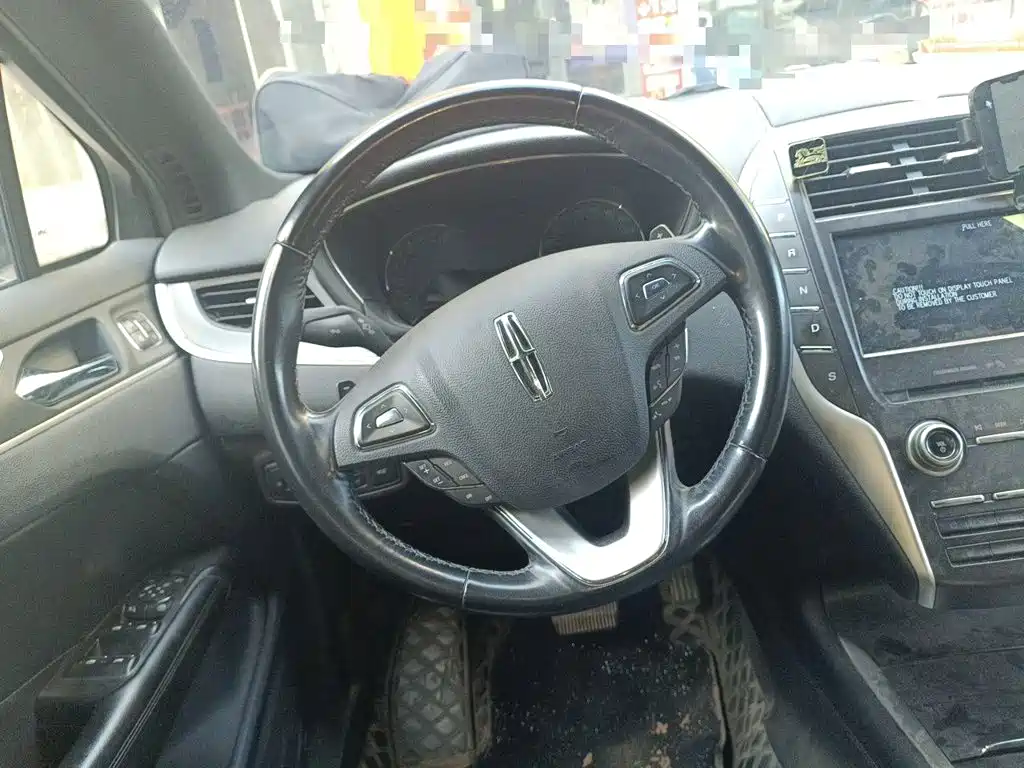 Lincoln MKC — миниатюра 11