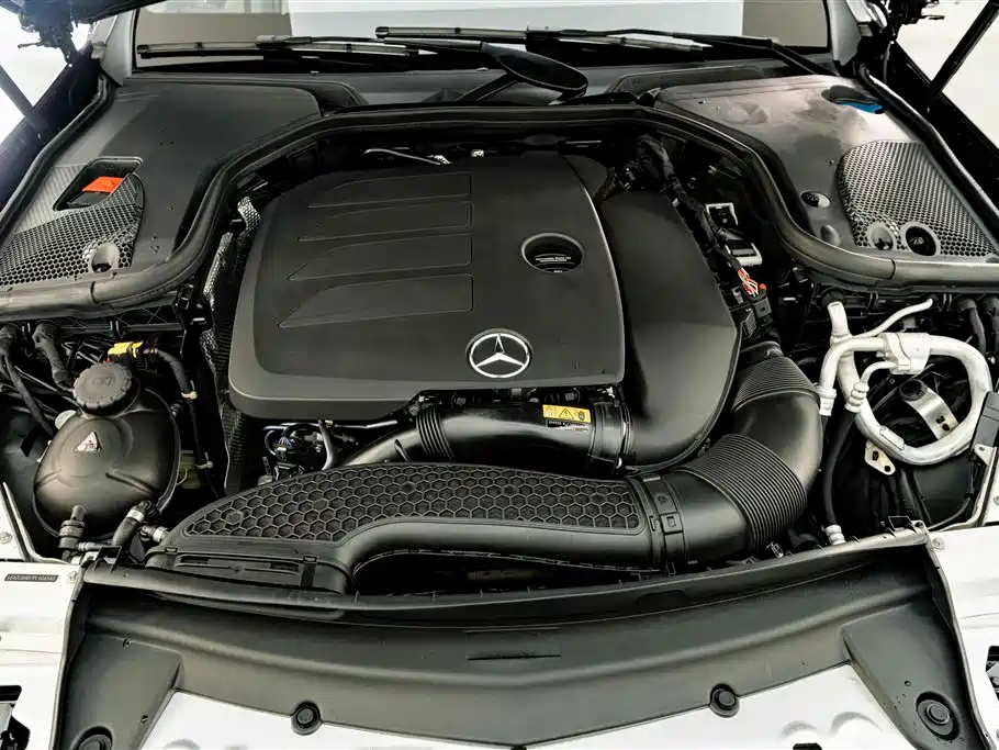 Mercedes-Benz E-Class — миниатюра 24