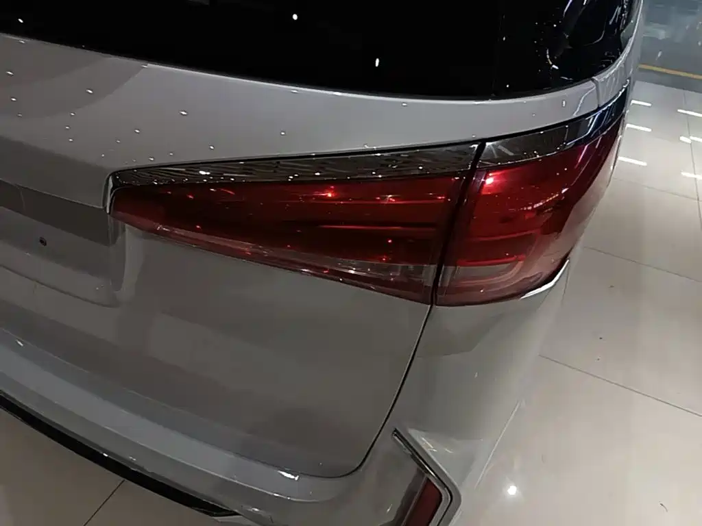 Buick GL8 — миниатюра 8