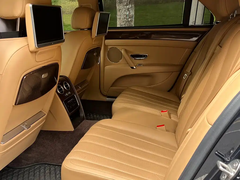 Bentley Flying Spur — миниатюра 9