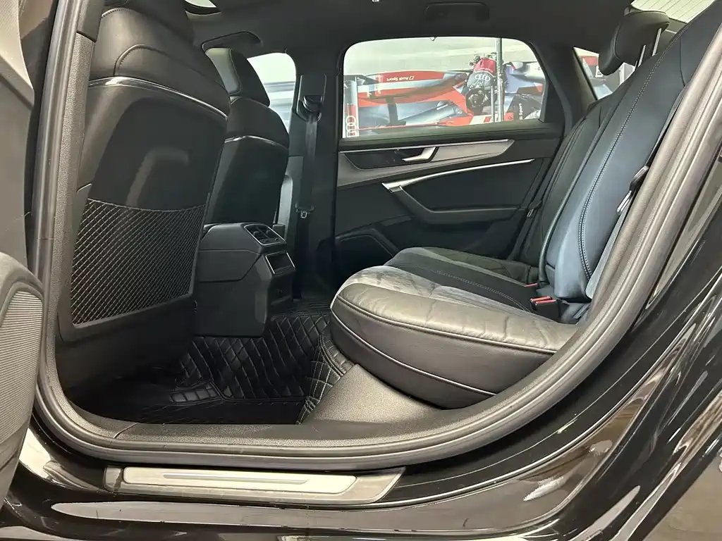 Audi A6L — миниатюра 7