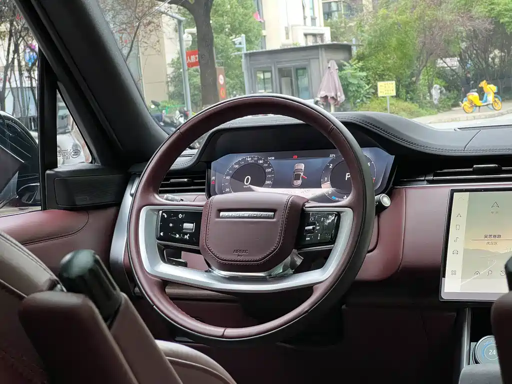 Land Rover Range Rover — миниатюра 13