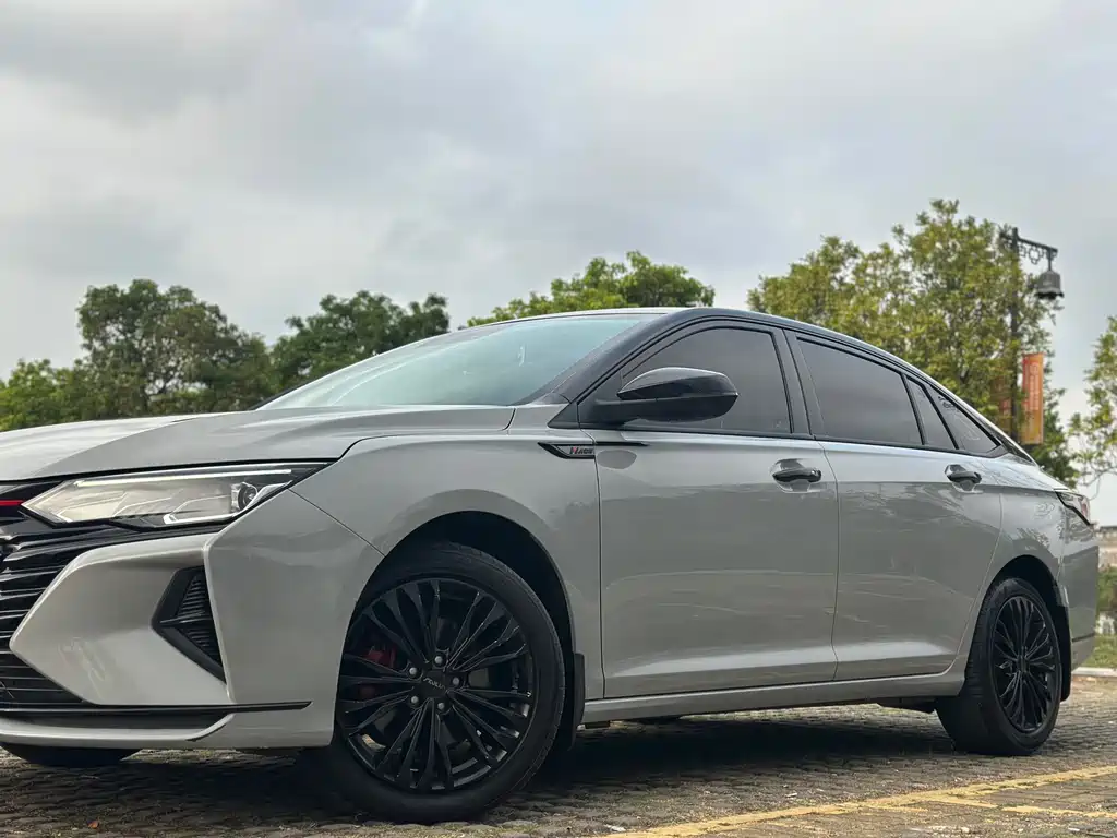 Dongfeng Aeolus Yixuan Max MAX 2023 1.5T