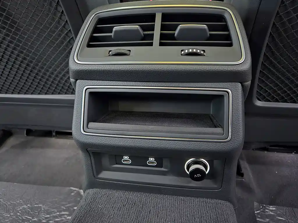 Audi A6L — миниатюра 18