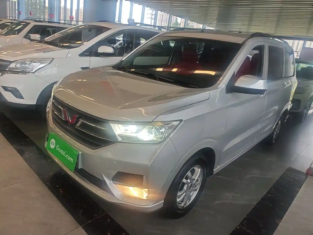 Wuling Hongguang — миниатюра 2