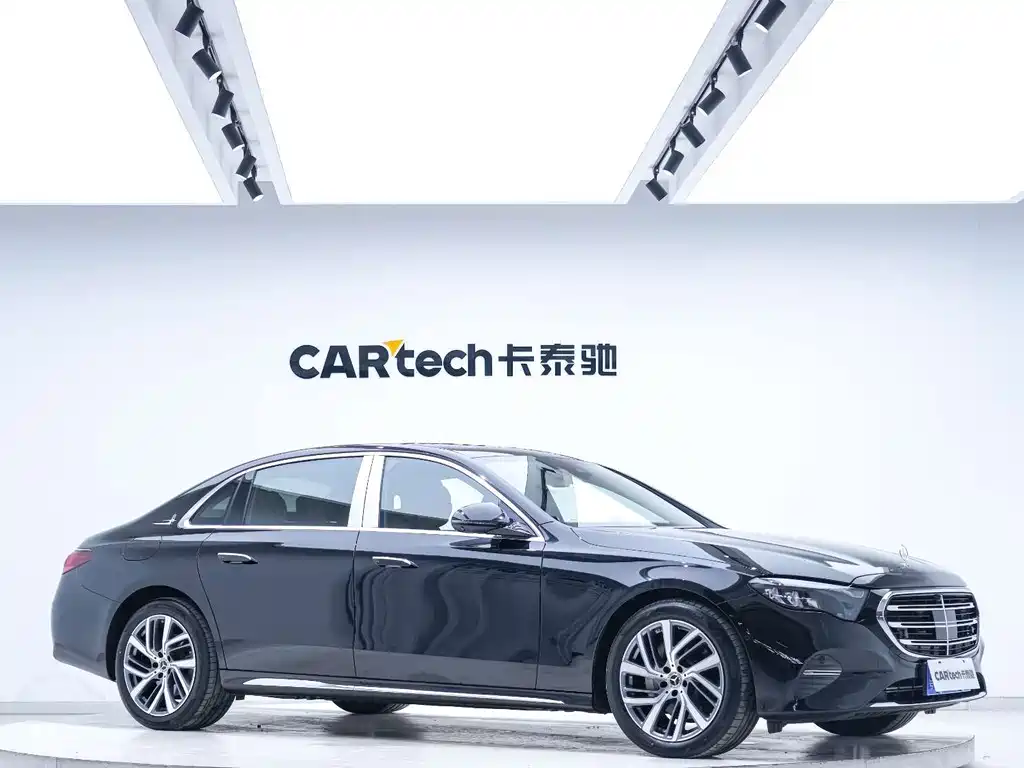 Mercedes-Benz E-Class — миниатюра 7