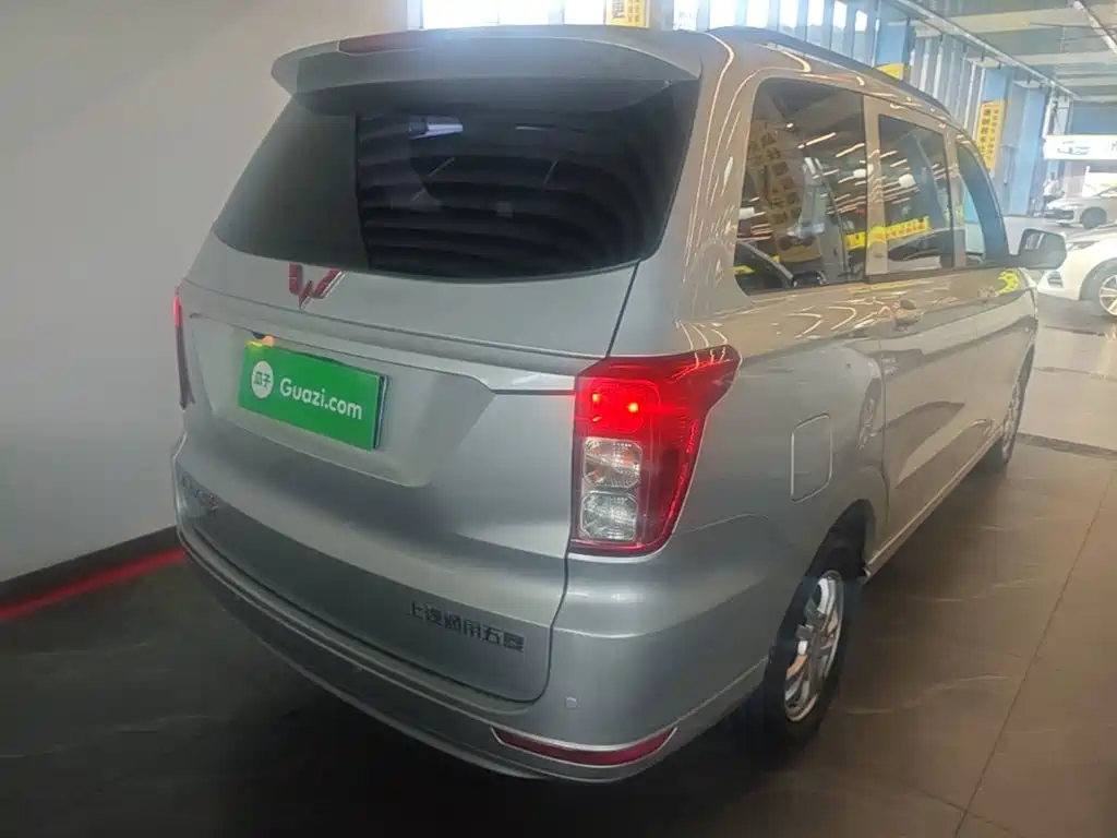 Wuling Hongguang — миниатюра 7