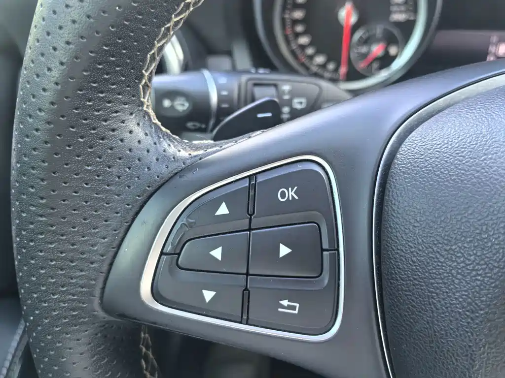 Mercedes-Benz GLA — миниатюра 18