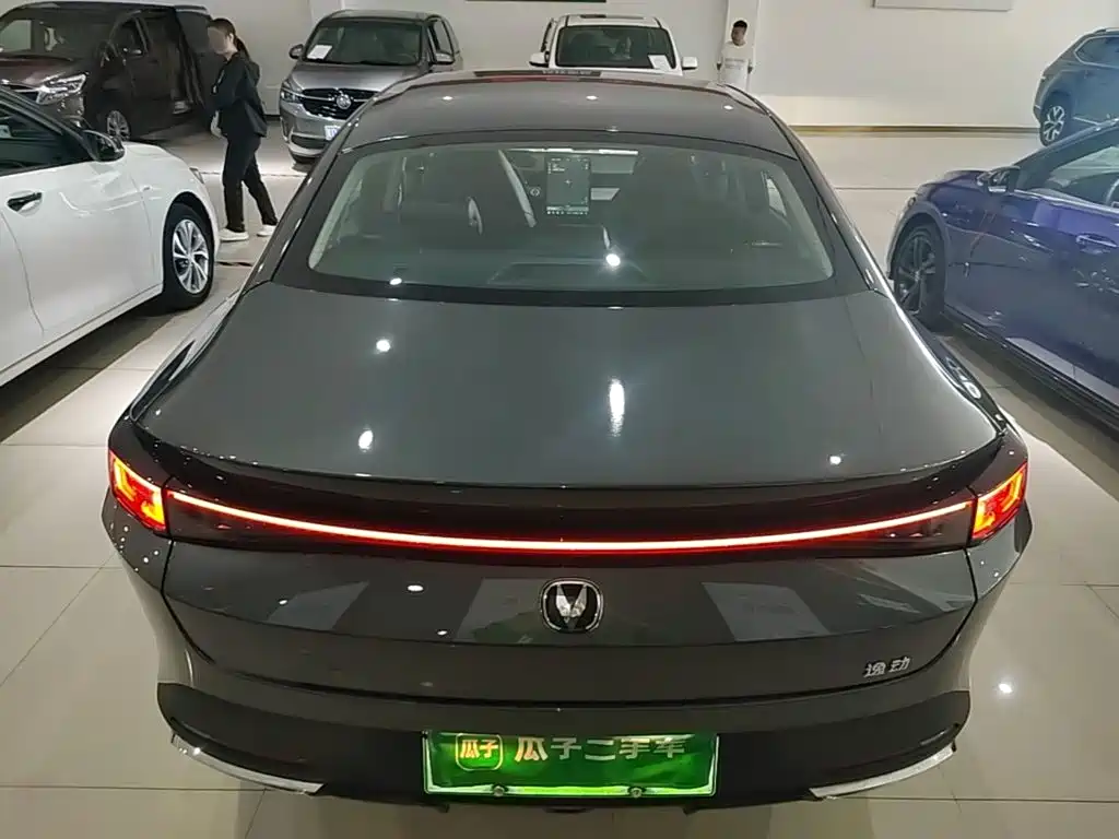 Changan Eado PHEV — миниатюра 6
