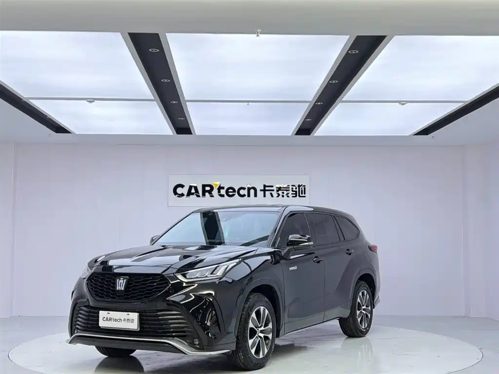 Toyota Crown Kluger 2024