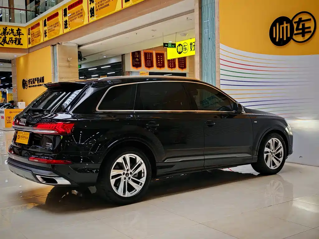 Audi Q7 2023 — фото 13