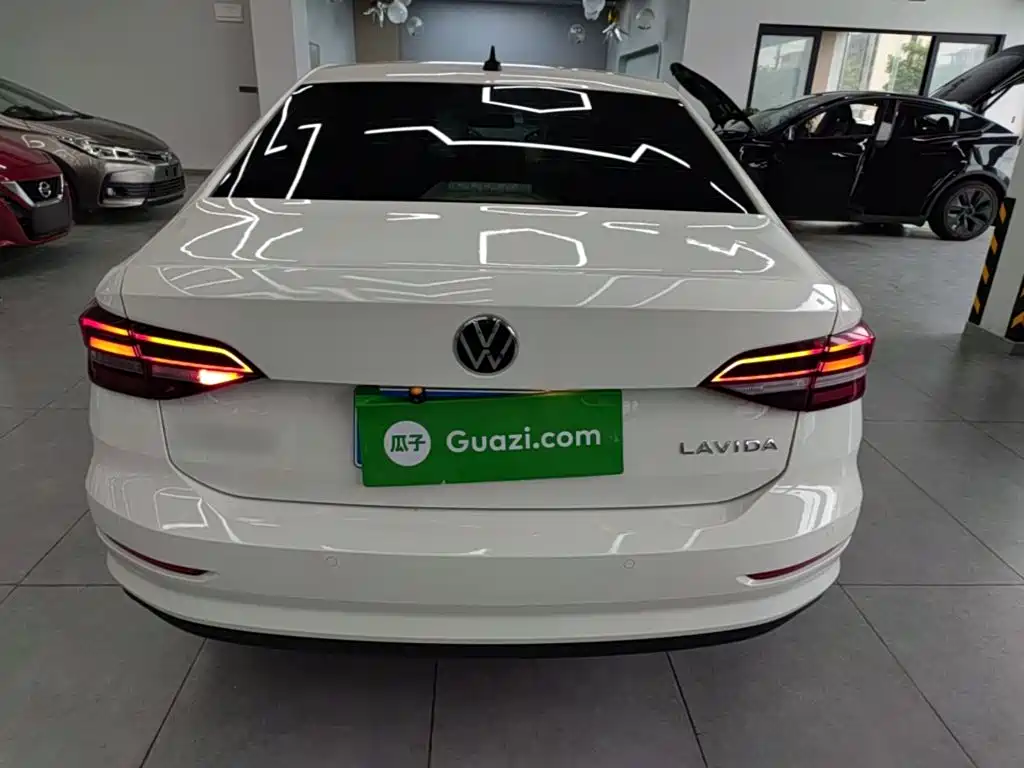 Volkswagen Lavida — миниатюра 6