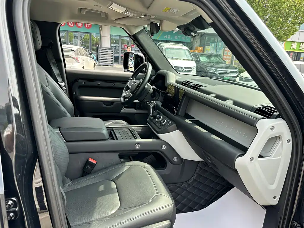 Land Rover Defender — миниатюра 6