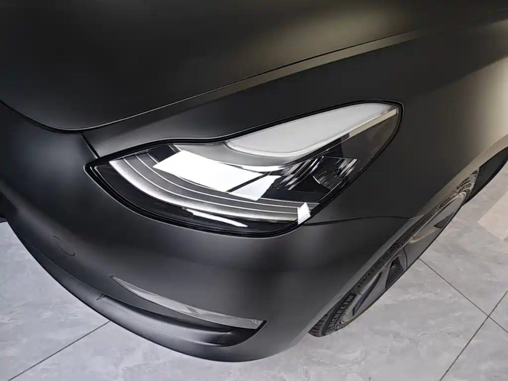 Tesla Model 3 — миниатюра 24