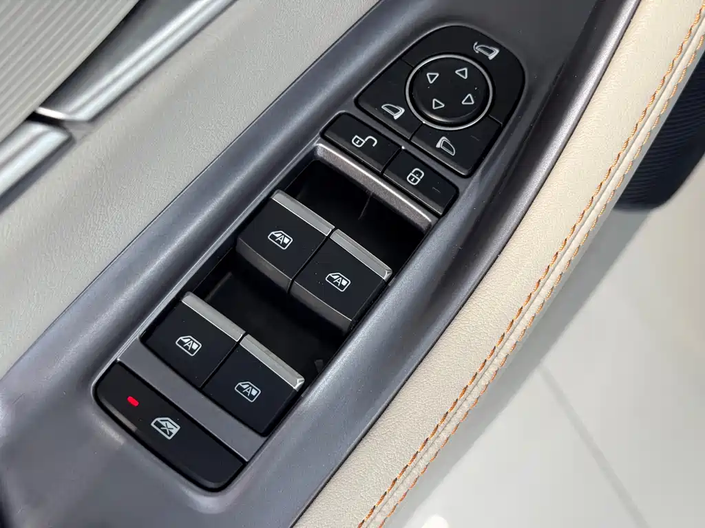 BYD PLUS New Energy — миниатюра 15