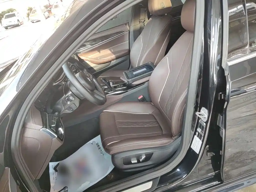 BMW 5 Series — миниатюра 15