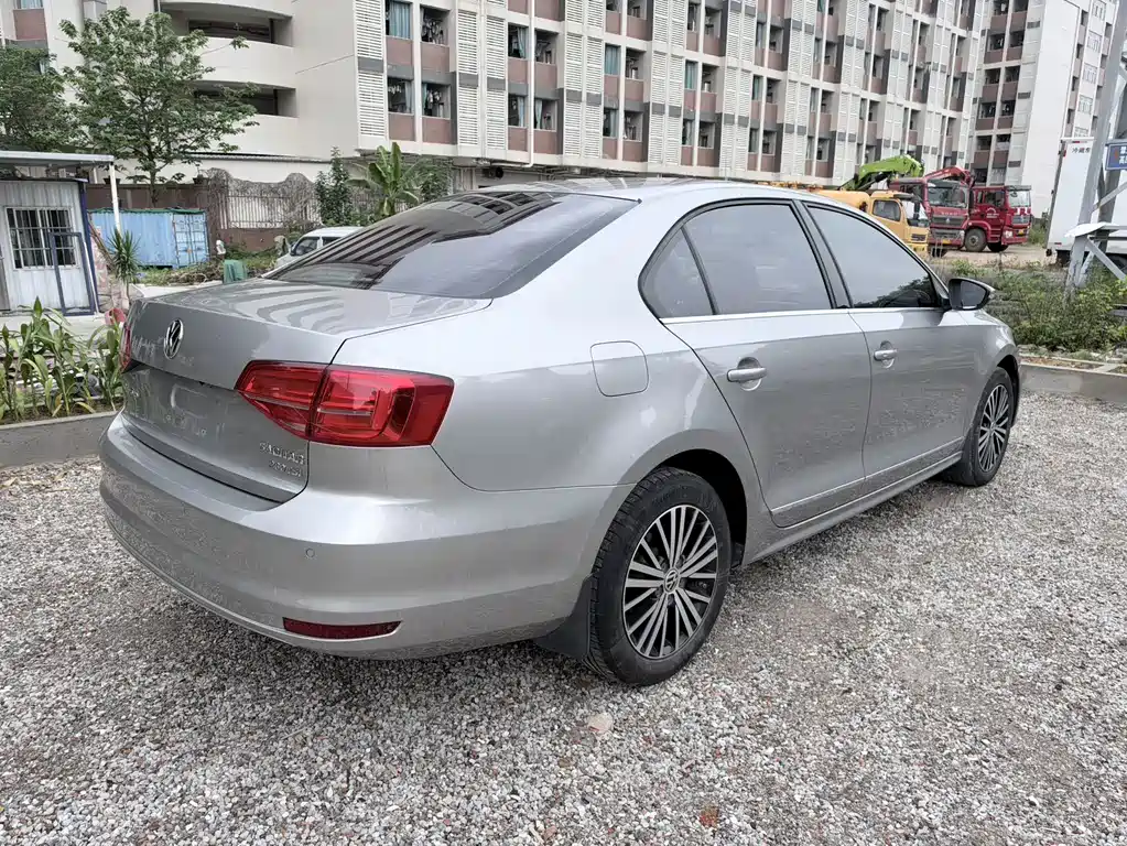 Volkswagen Sagitar — миниатюра 6