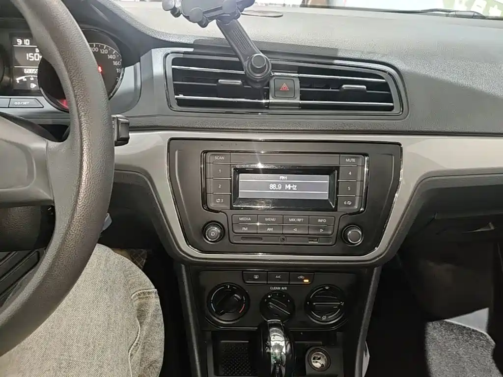 Volkswagen Lavida — миниатюра 13