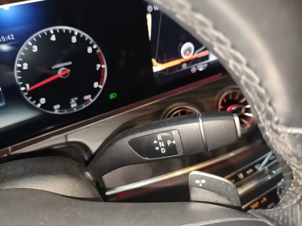 Mercedes-Benz E-Class (Import) — миниатюра 14