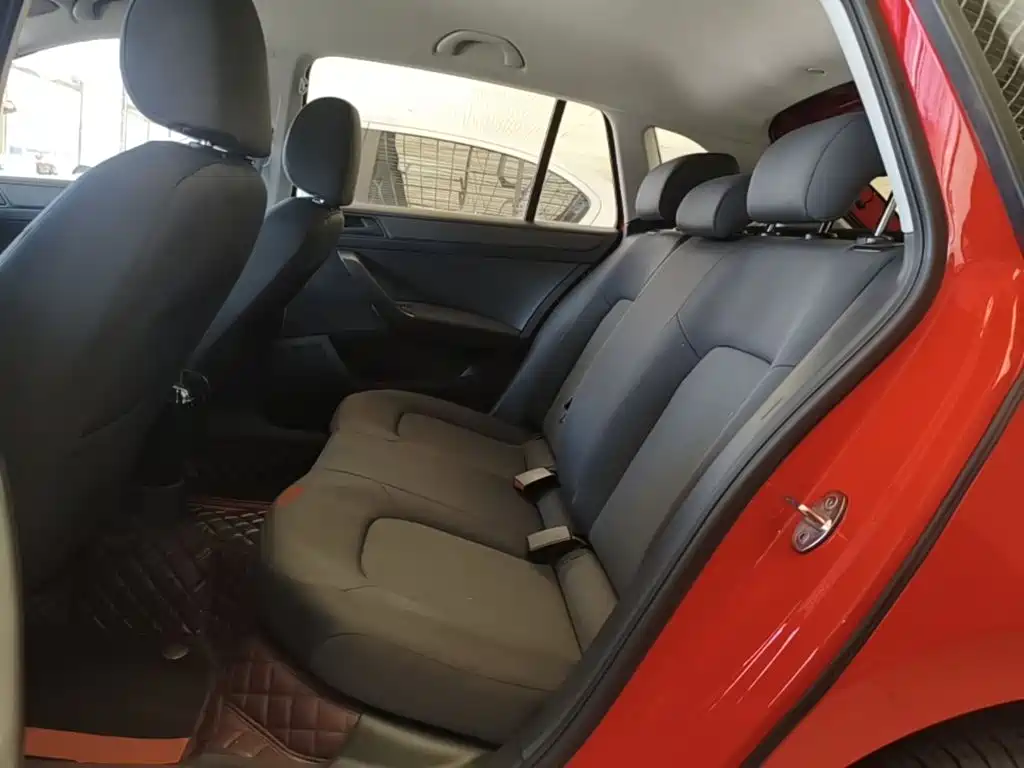Skoda Rapid Spaceback — миниатюра 17
