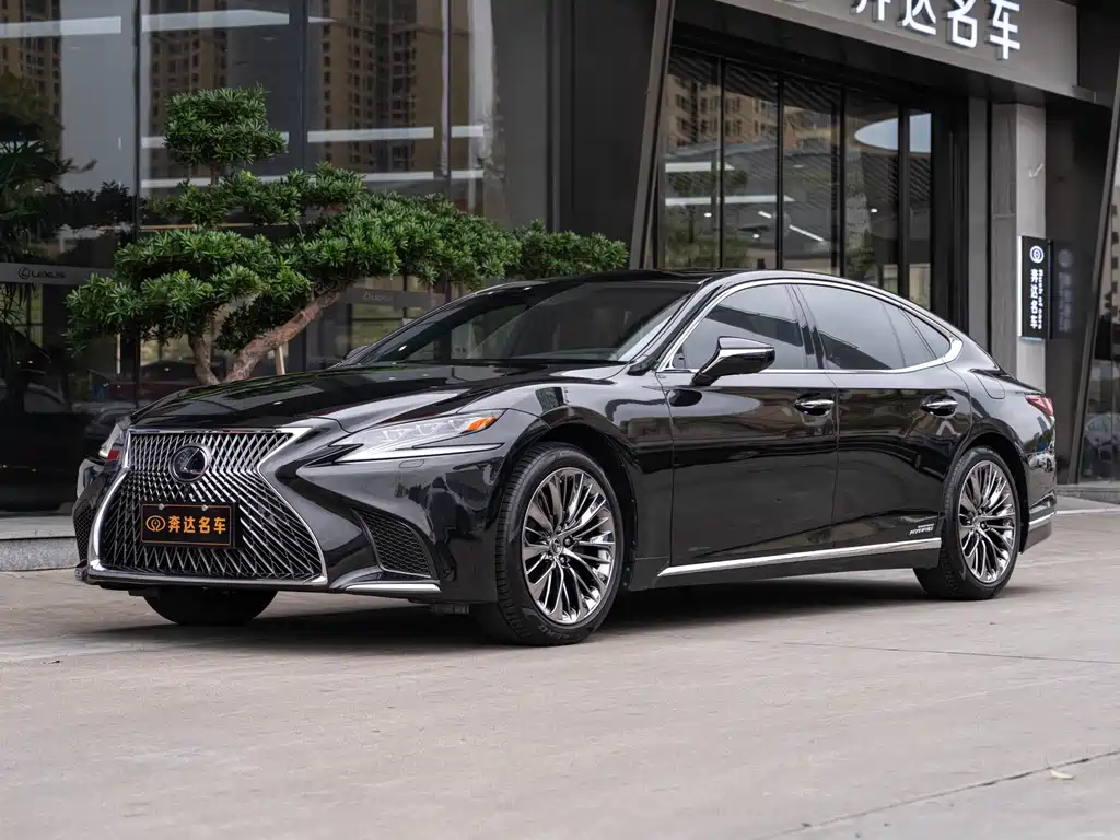 LEXUS LS