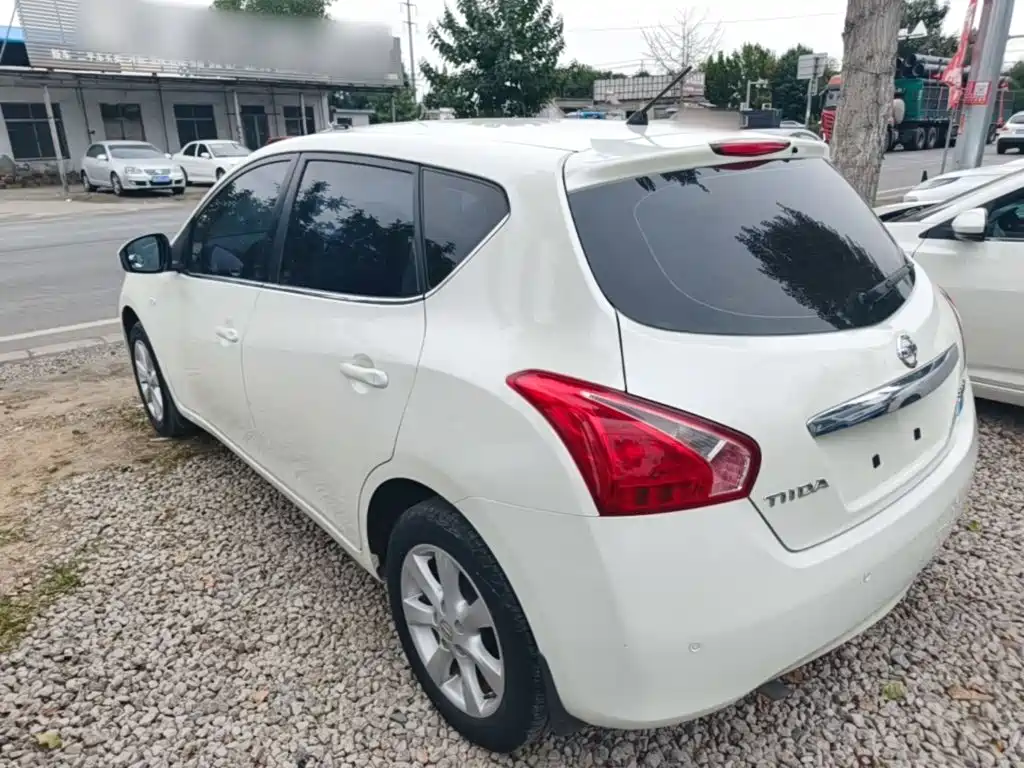 Nissan Tiida — миниатюра 5