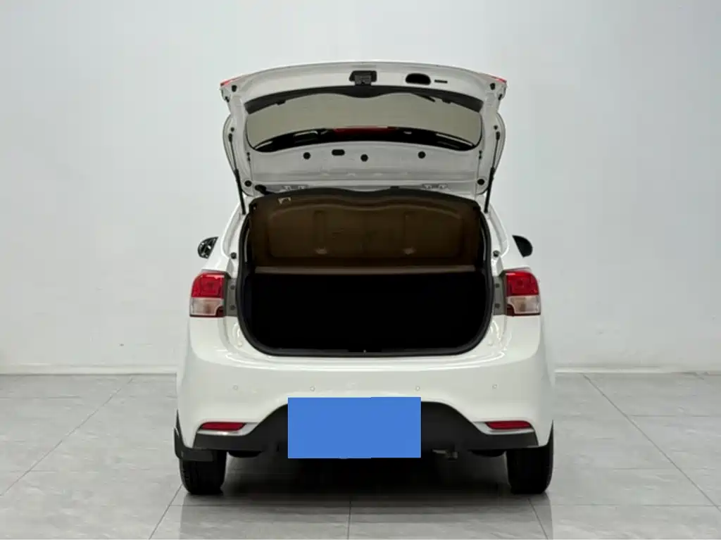 Kia K2 — миниатюра 11