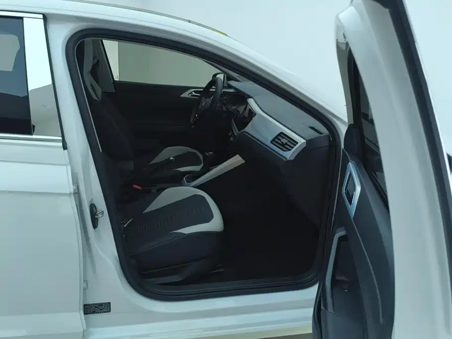 Volkswagen Polo — миниатюра 8