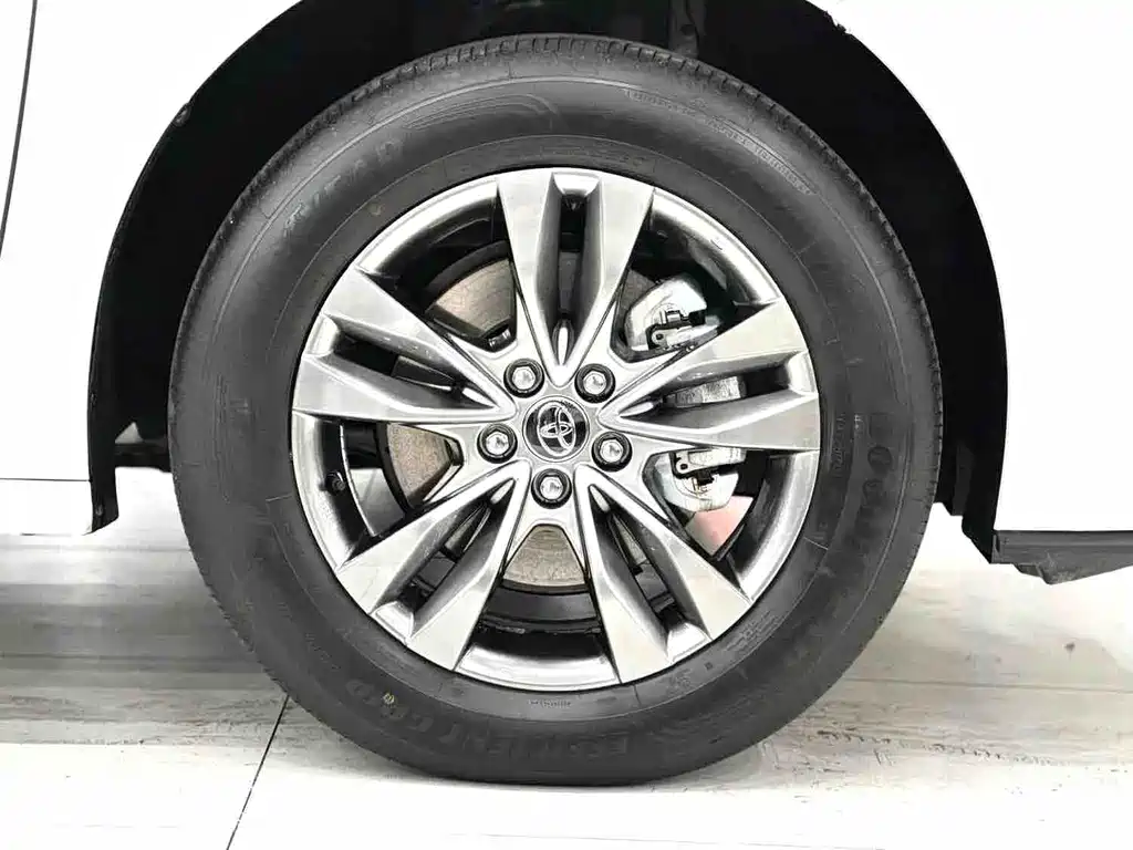 Toyota Sienna — миниатюра 19