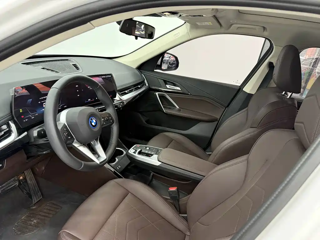 BMW iX1 — миниатюра 12