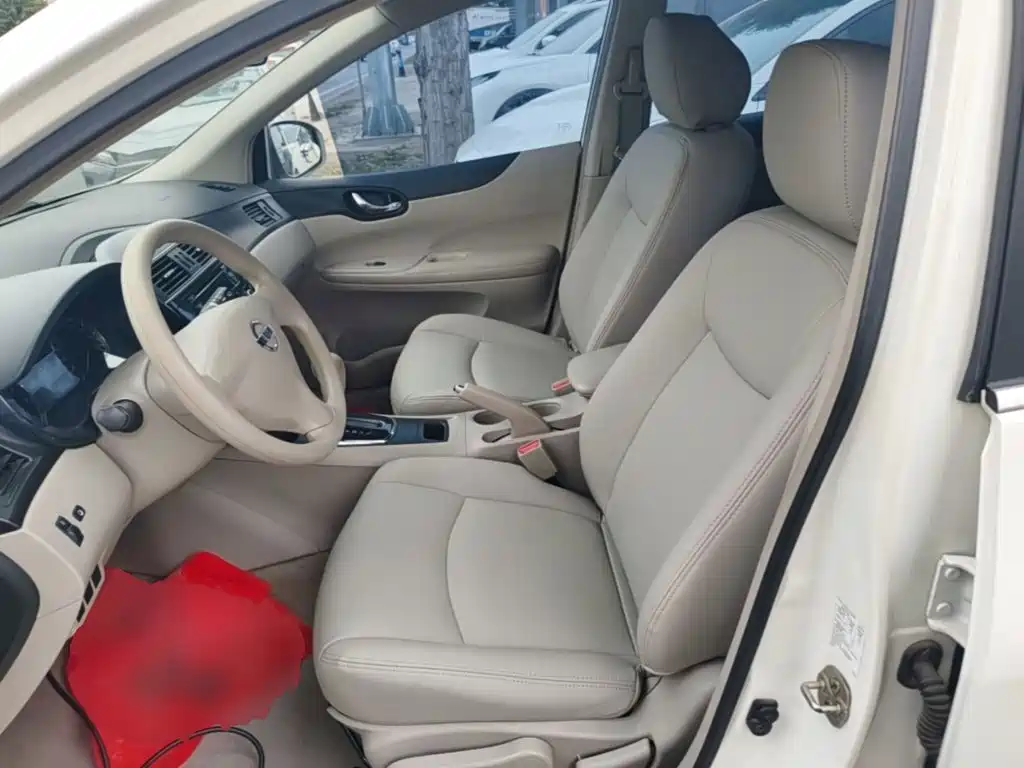 Nissan Tiida — миниатюра 16
