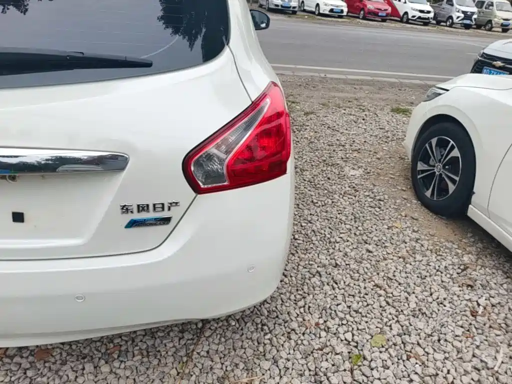 Nissan Tiida — миниатюра 8