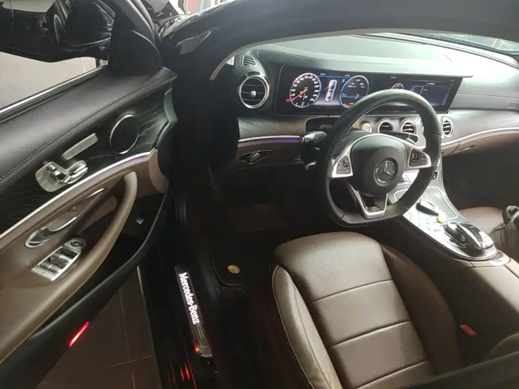 Mercedes-Benz E-Class — миниатюра 16