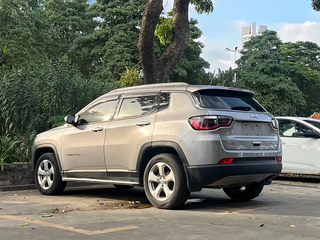 Jeep Compass — миниатюра 7