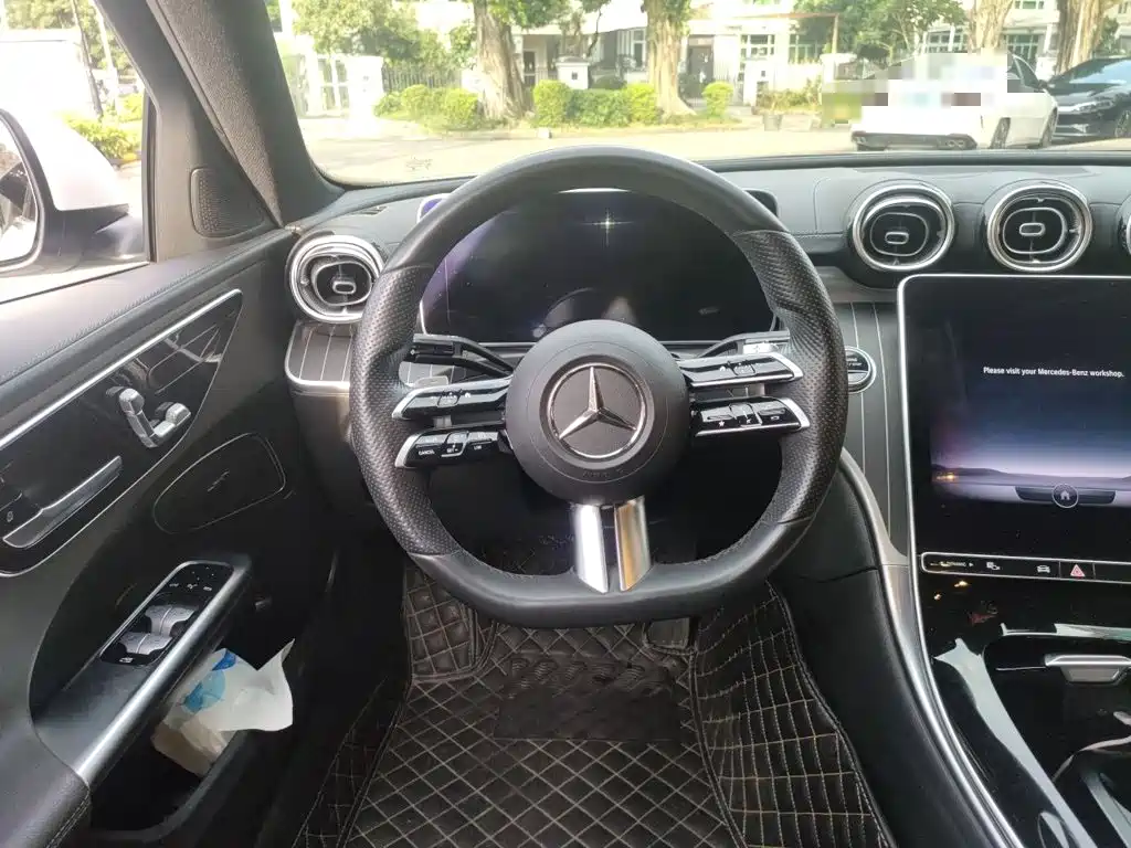 Mercedes-Benz C-Class — миниатюра 11