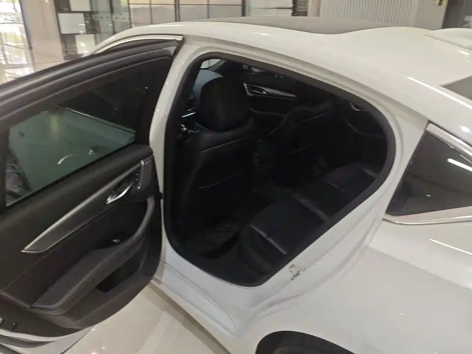 Cadillac CT5 — миниатюра 6