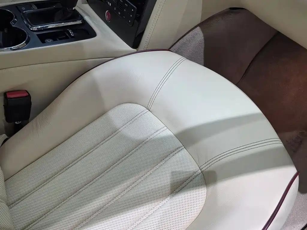 Maserati Quattroporte — миниатюра 13