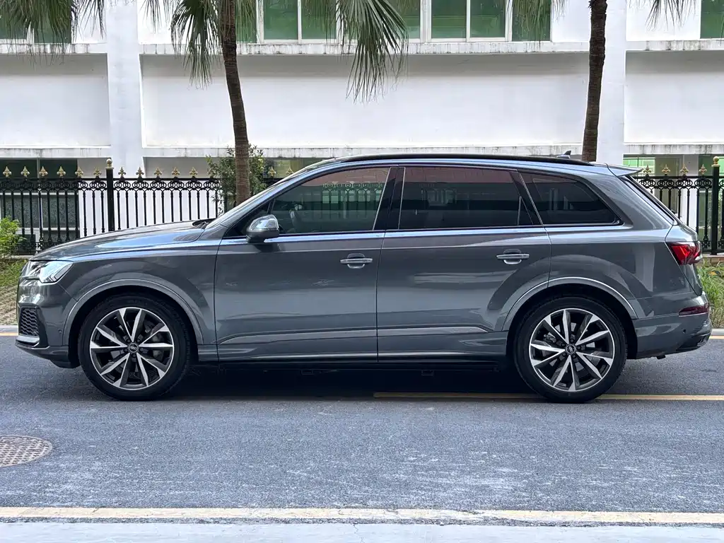Audi Q7 2022 55 TFSI quattro S line Sport