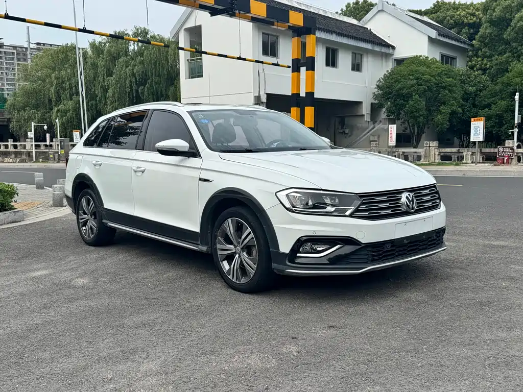 Volkswagen C-Trek 2018 1.5L AT Luxury