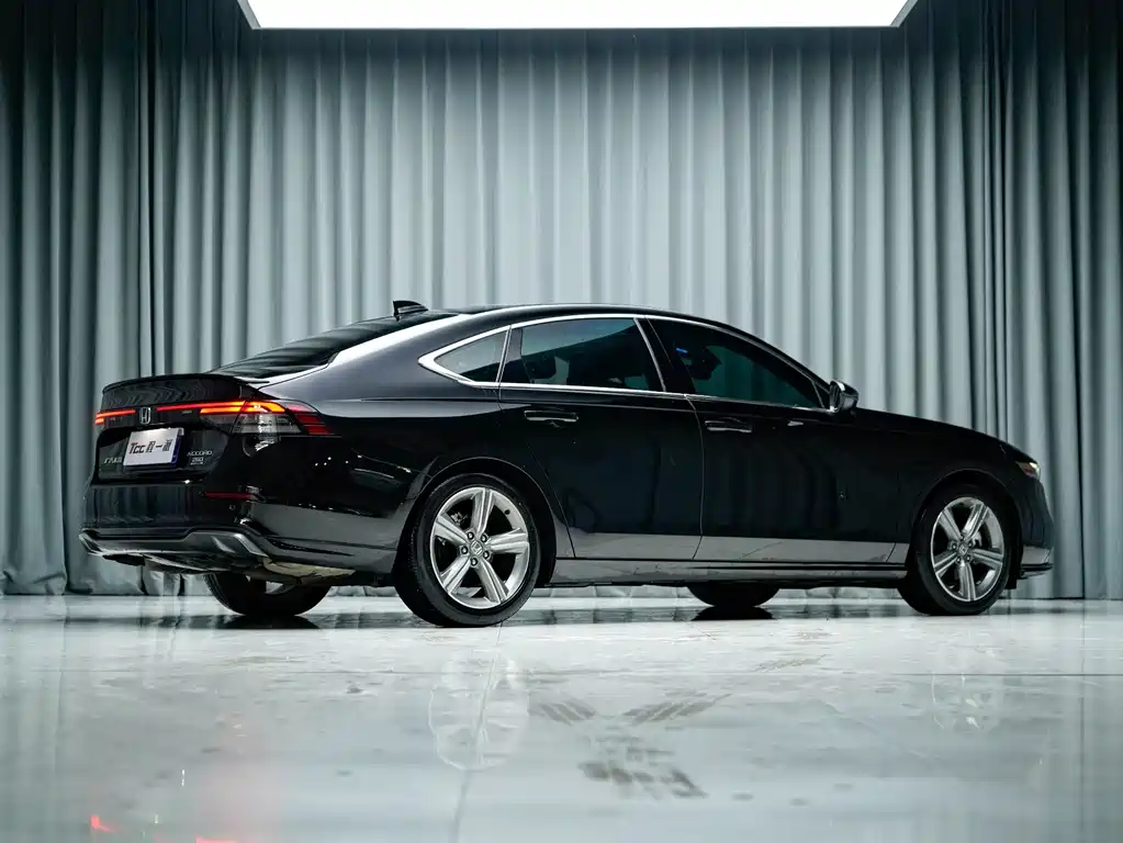 Honda Accord — миниатюра 9