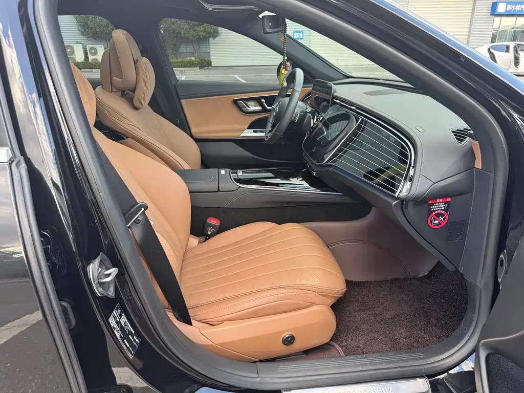 Mercedes-Benz E-Class — миниатюра 18