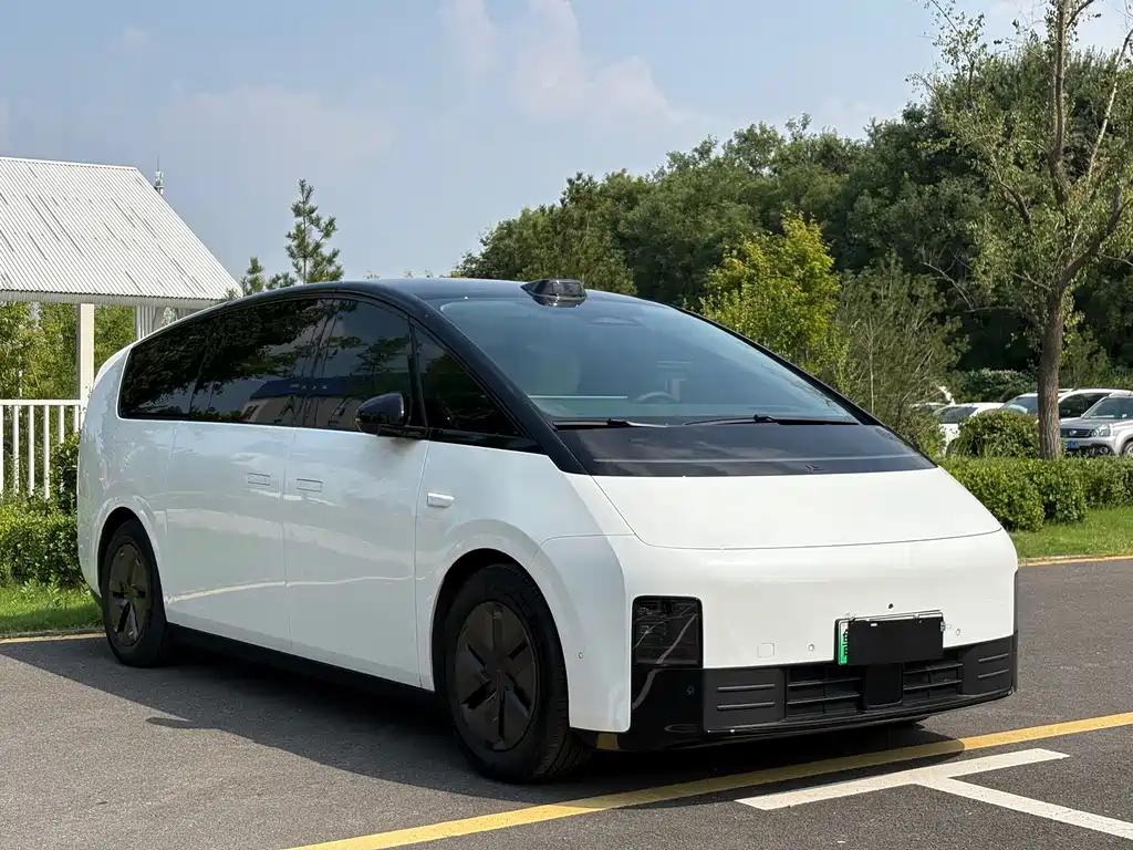 Li Auto Li MEGA — миниатюра 2