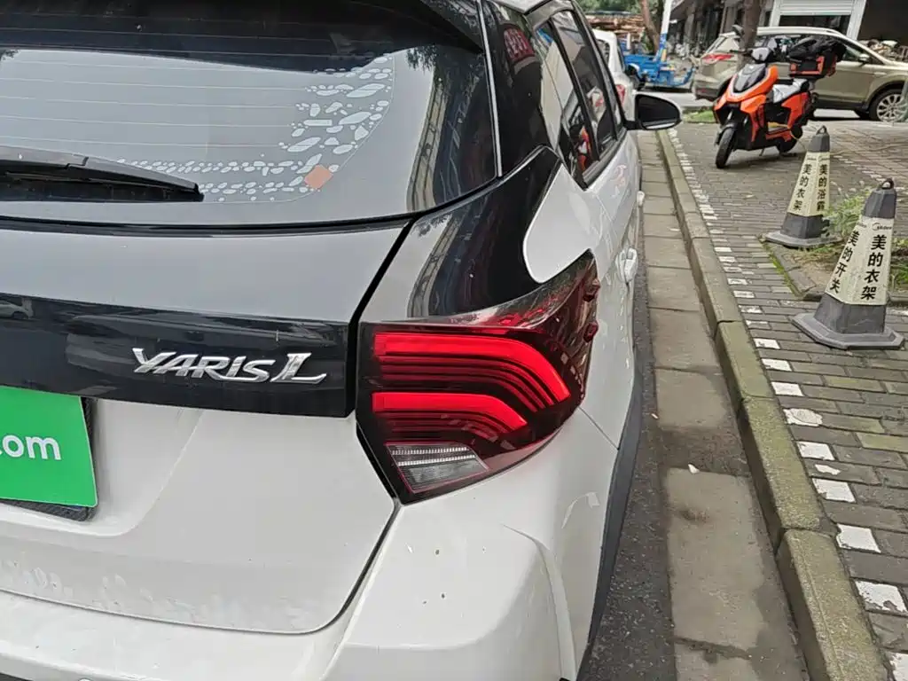Toyota Yaris L — миниатюра 8