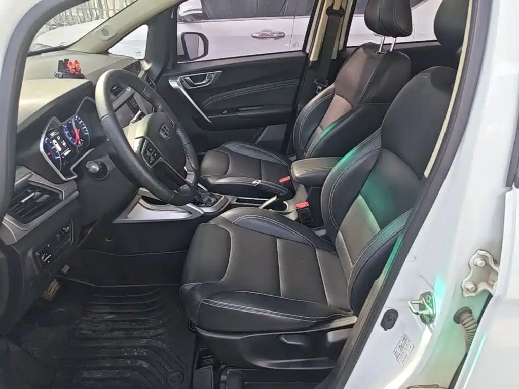 Geely Vision X3 — миниатюра 15