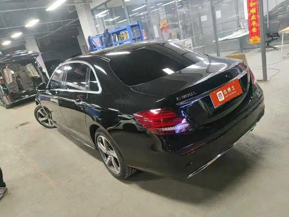 Mercedes-Benz E-Class — миниатюра 4