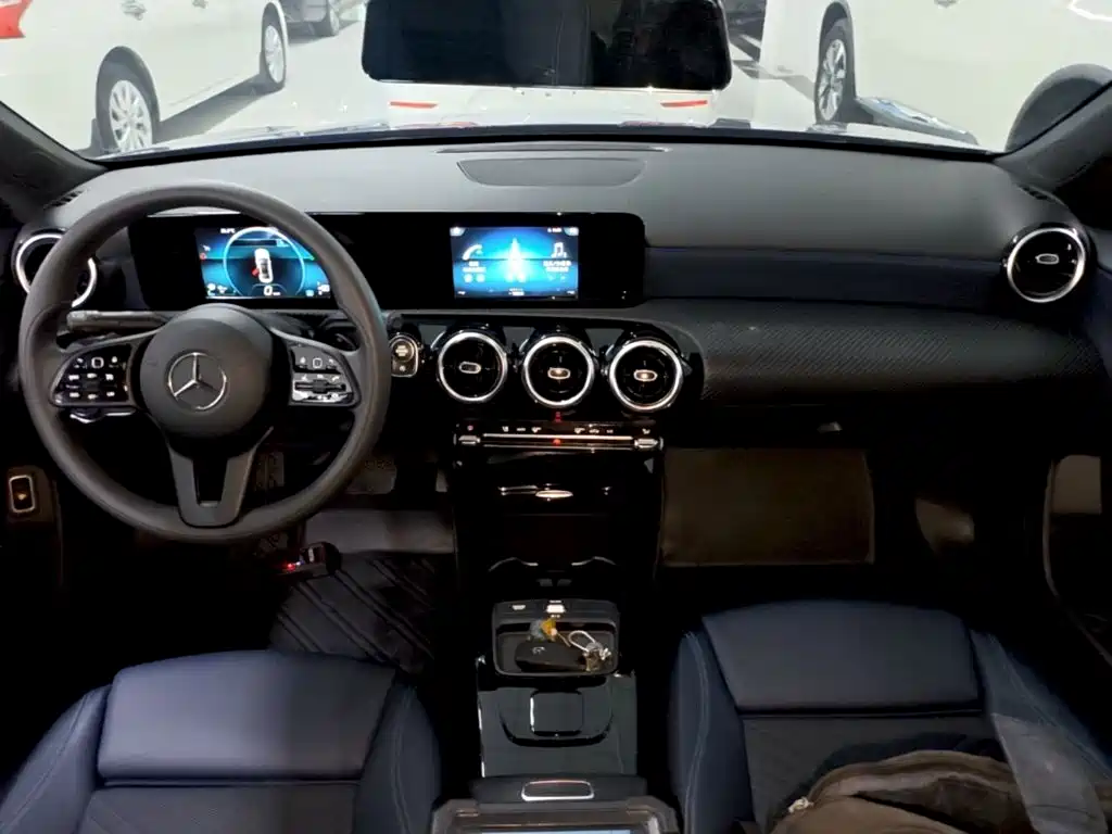 Mercedes-Benz A-Class — миниатюра 10
