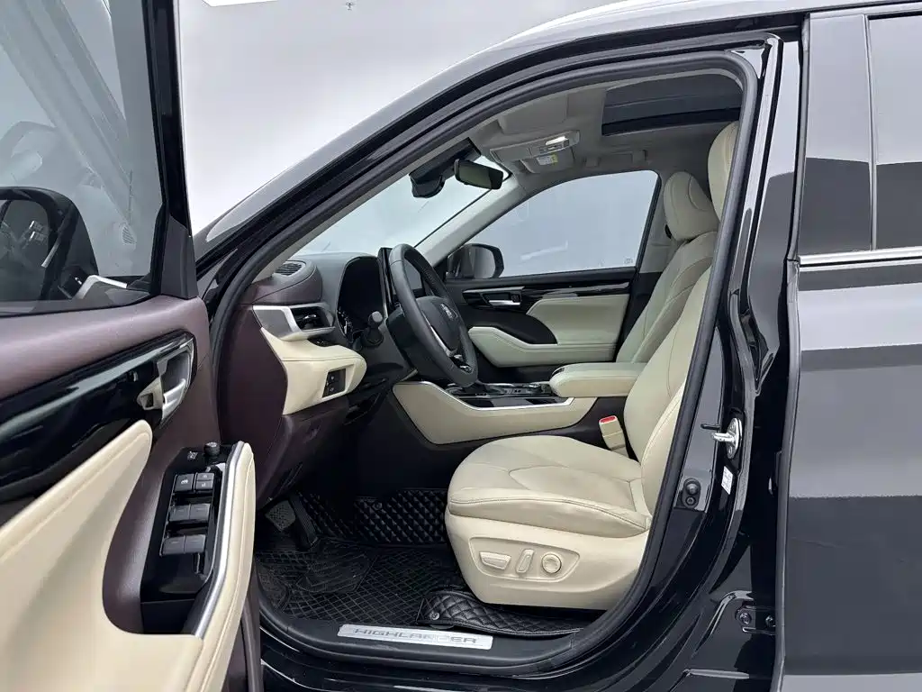 Toyota Highlander — миниатюра 9
