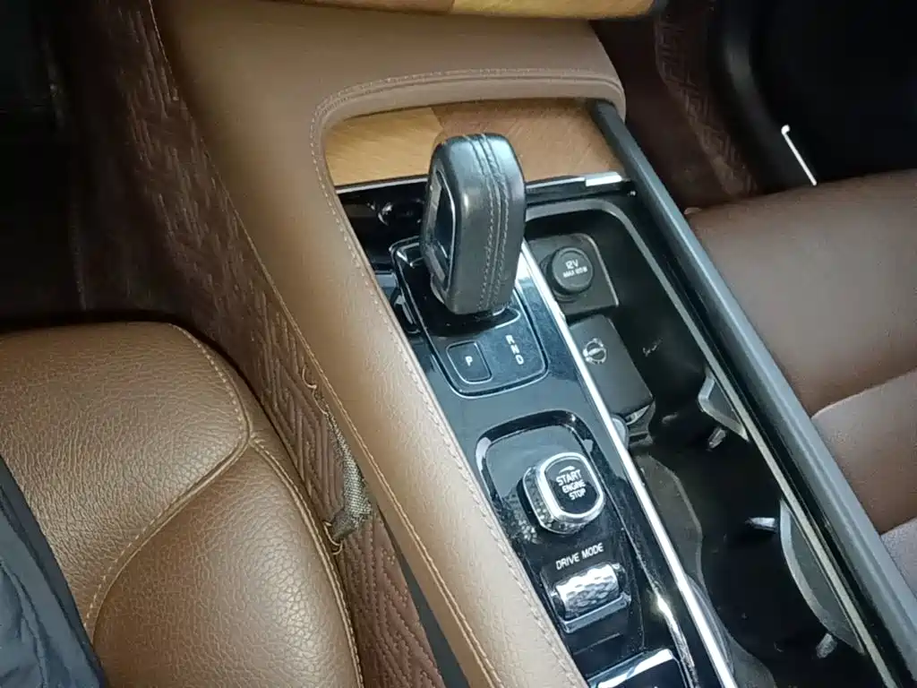 Volvo XC90 — миниатюра 14