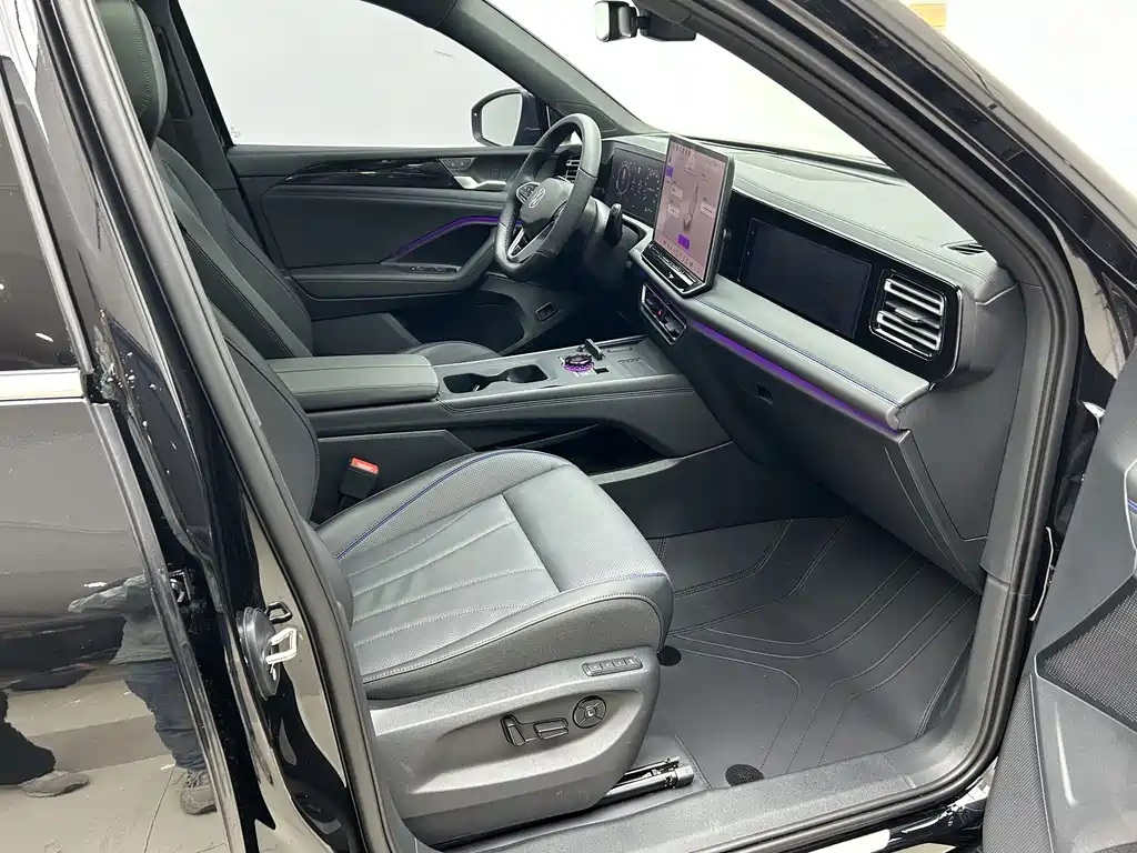 Volkswagen Tiguan L — миниатюра 11